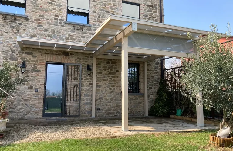 Pergola con telone ombreggiante